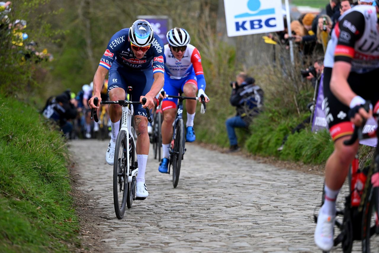 Ronde van Vlaanderen 2022 - Tour of Flanders - 106th Edition - Antwerp - Oudenaarde 272,5 km - 03/04/2022 - Koppenberg - Mathieu Van Der Poel (NED - Alpecin - Fenix) - photo Vincent Kalut/PN/SprintCyclingAgency&Acirc;&copy;2022