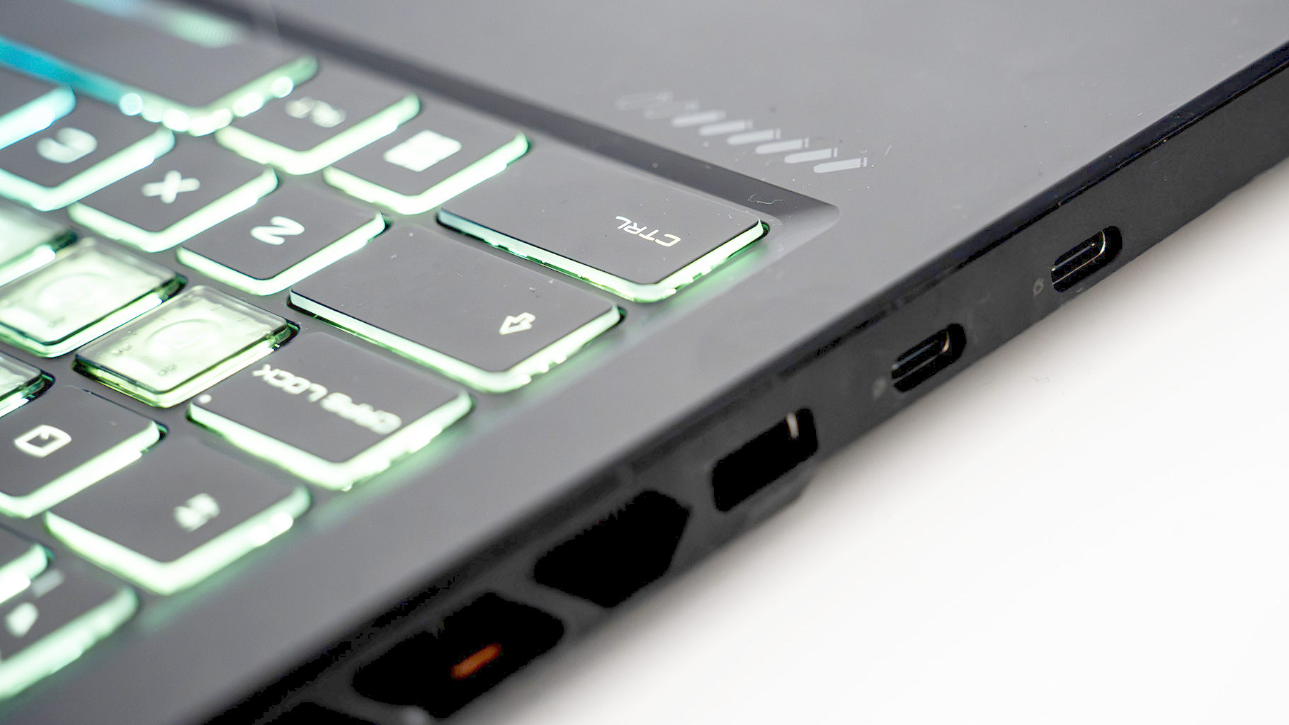 MSI Crosshair 16 HX E14W