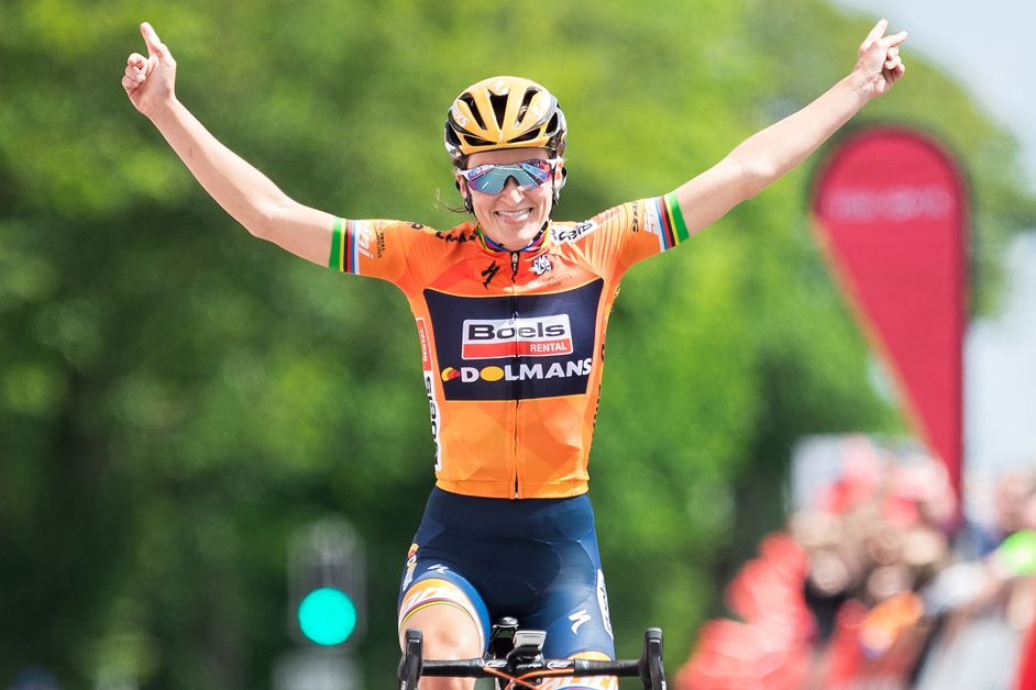 Lizzie Deignan wins a fourth road race title