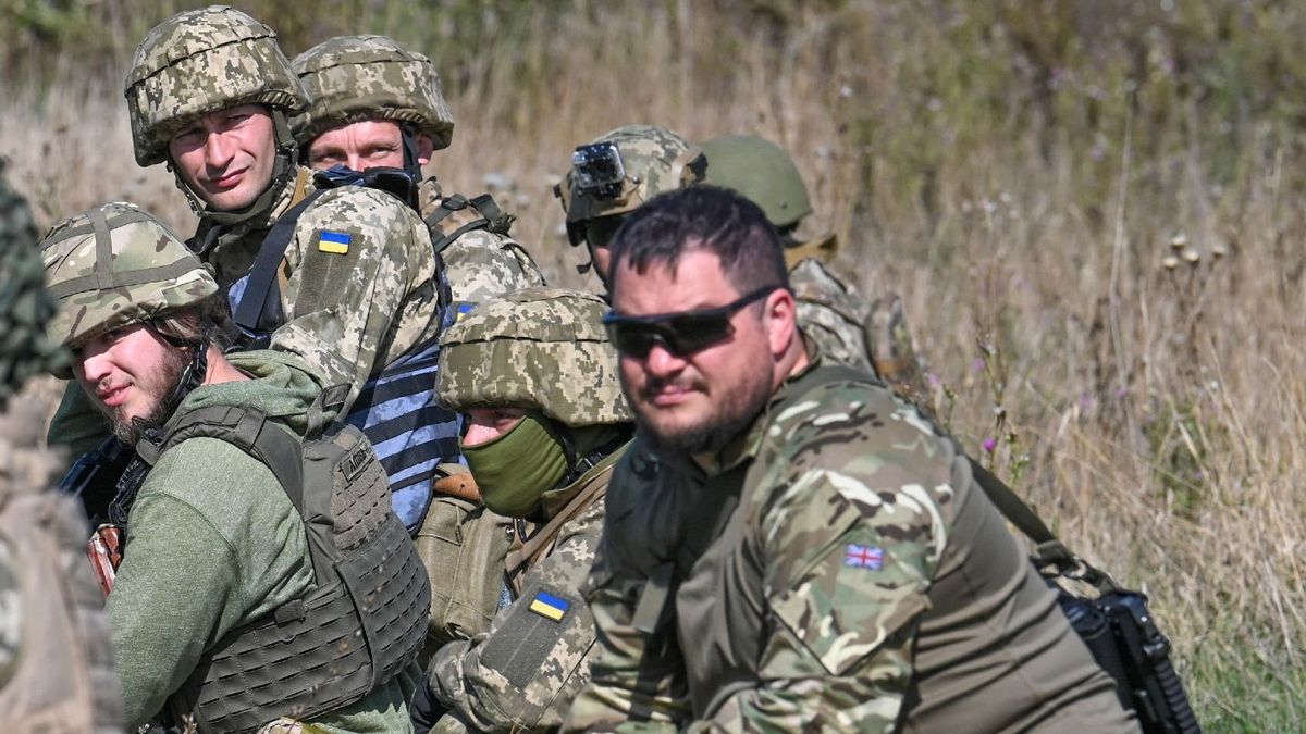 Why are private military companies playing such a major role in Ukraine ...