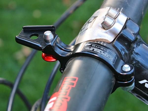 The clever dovetail bar mount is totally rattle free and automatically accounts for wear, too