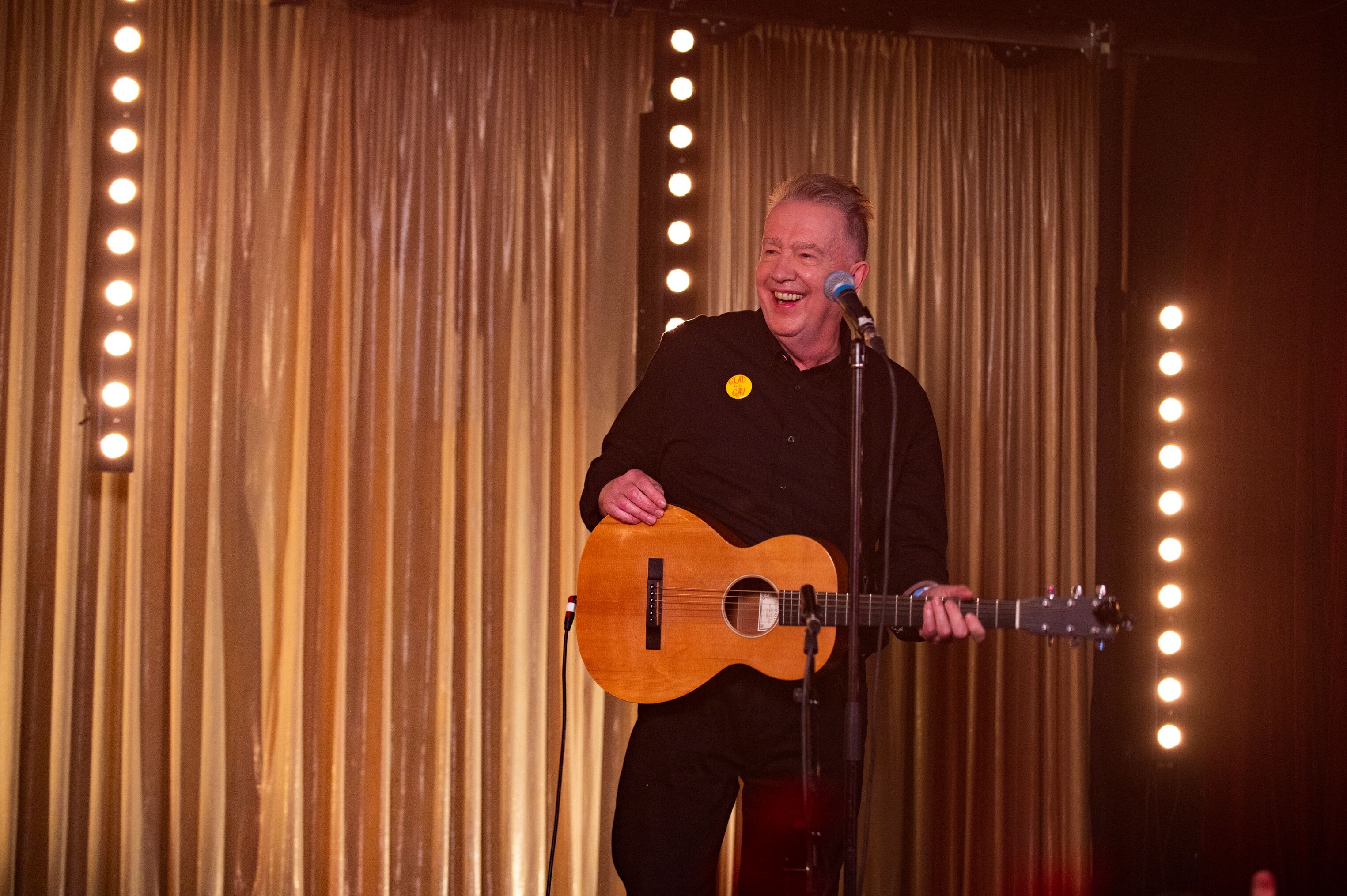 TV tonight Tom Robinson performs.