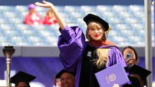 Taylor Swift receiving degree