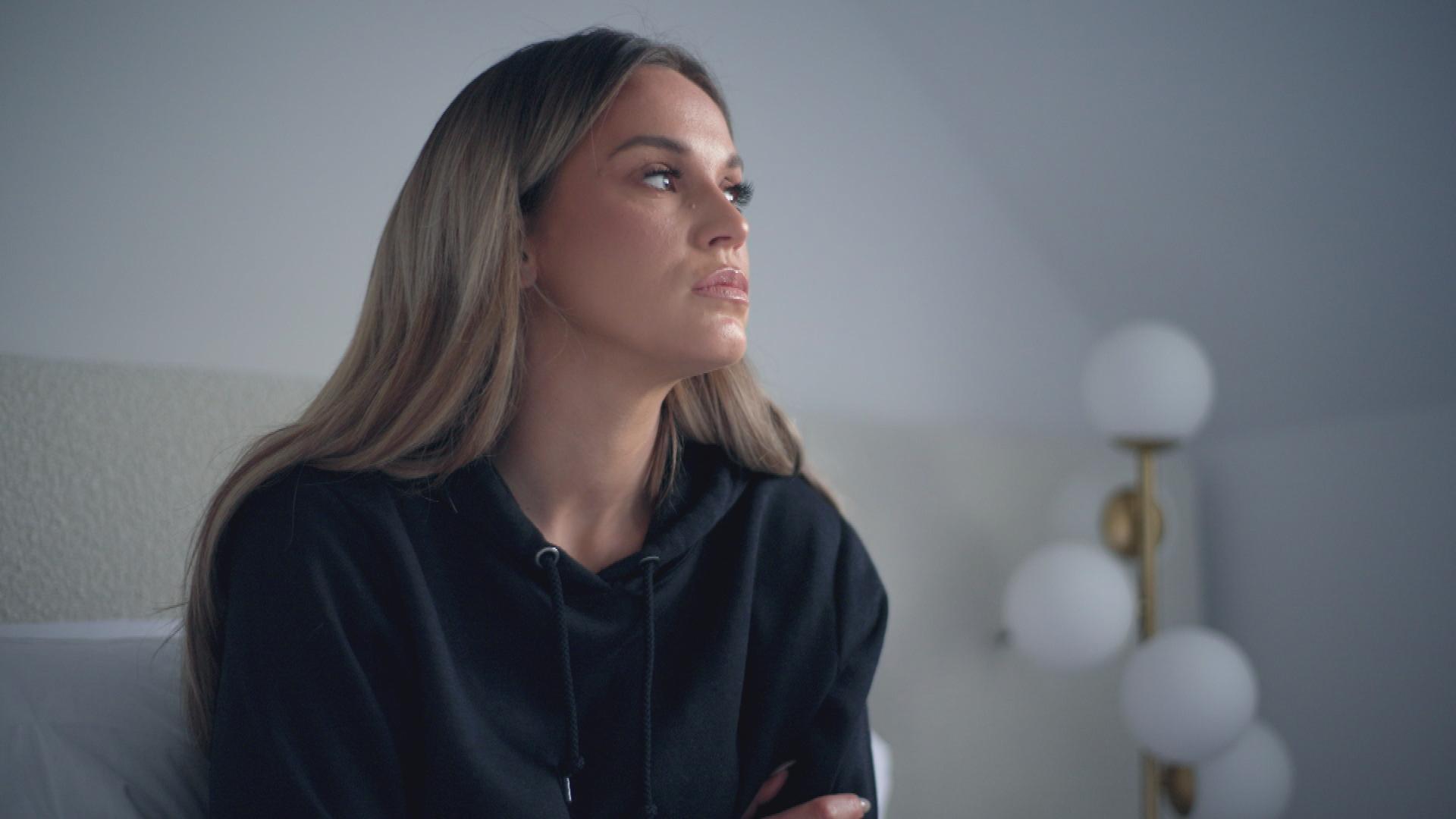 TV tonight Vicky Pattison opens up about her past.
