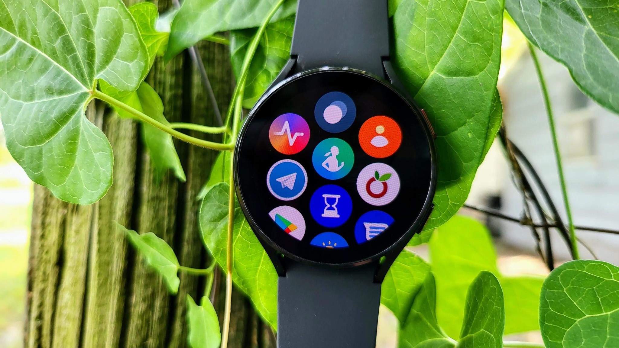 Samsung Galaxy Watch 4 tiles