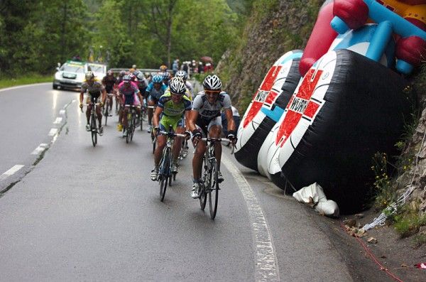 Fabian Cancellara (Team Saxo Bank) leads the chase of Roman Kreuziger (Liguigas) on the final climb to the finish.