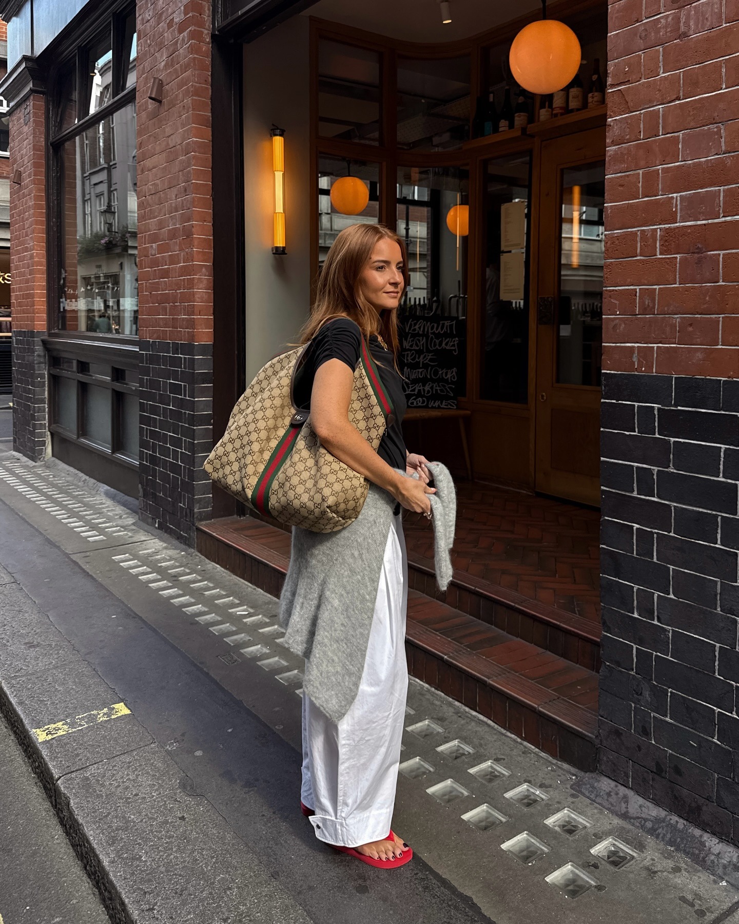 @rebeccaferrazwyatt wearing the Gucci Giglio handbag.