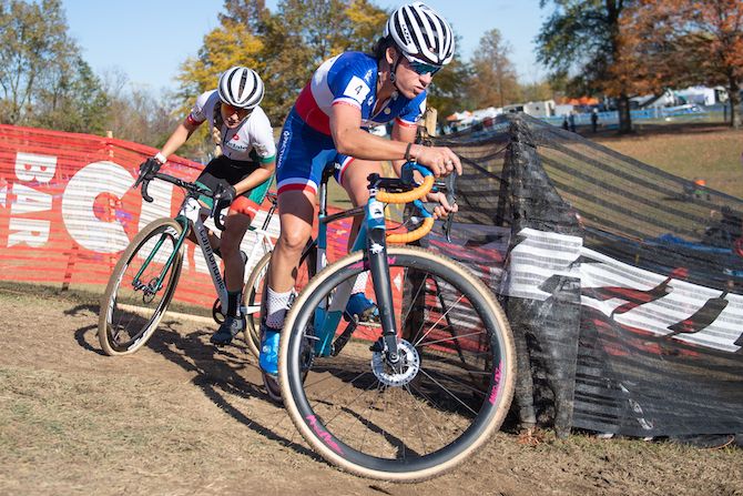 Caroline Manni (Pactimo/Colorado Proud) and Katie Clouse (Cannondale p/b Cyclocross World) giving chase