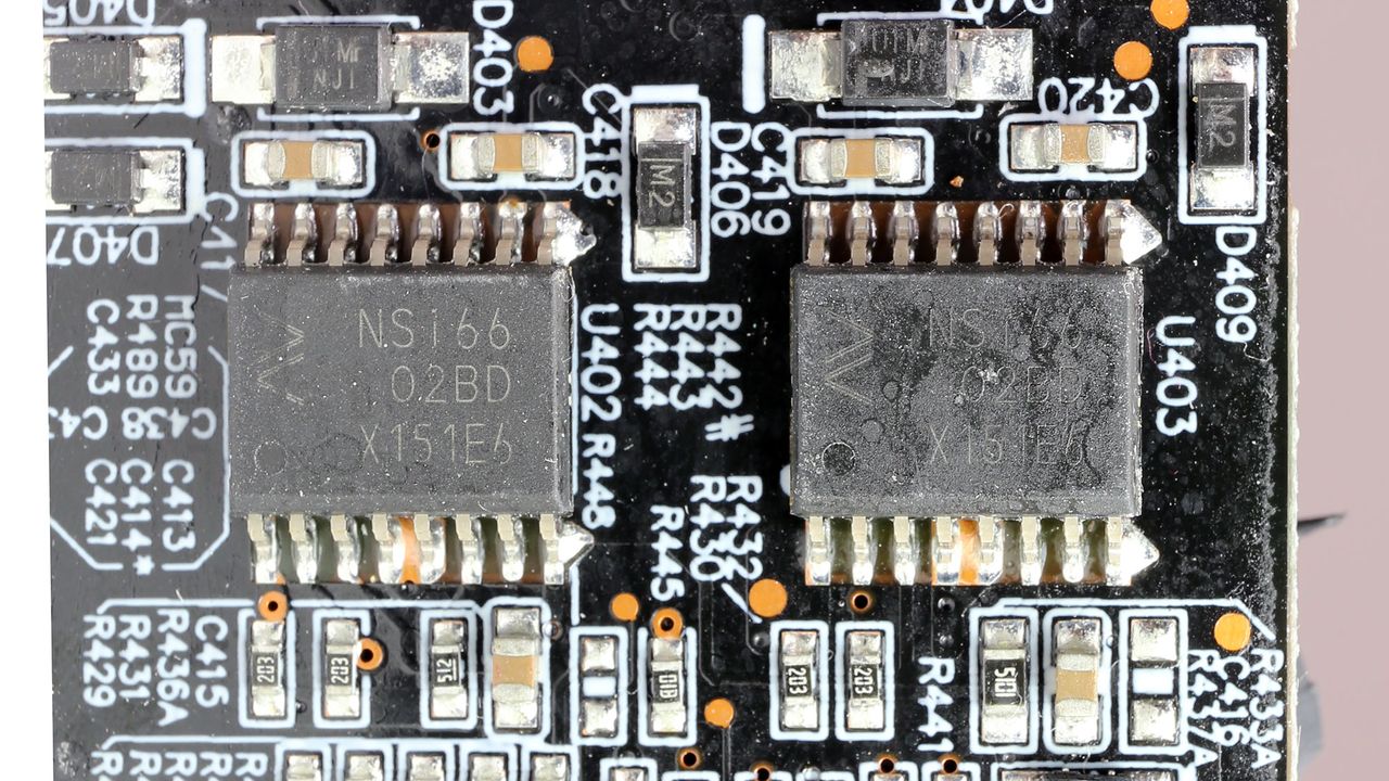 MSI MEG Ai1000P PCIe5