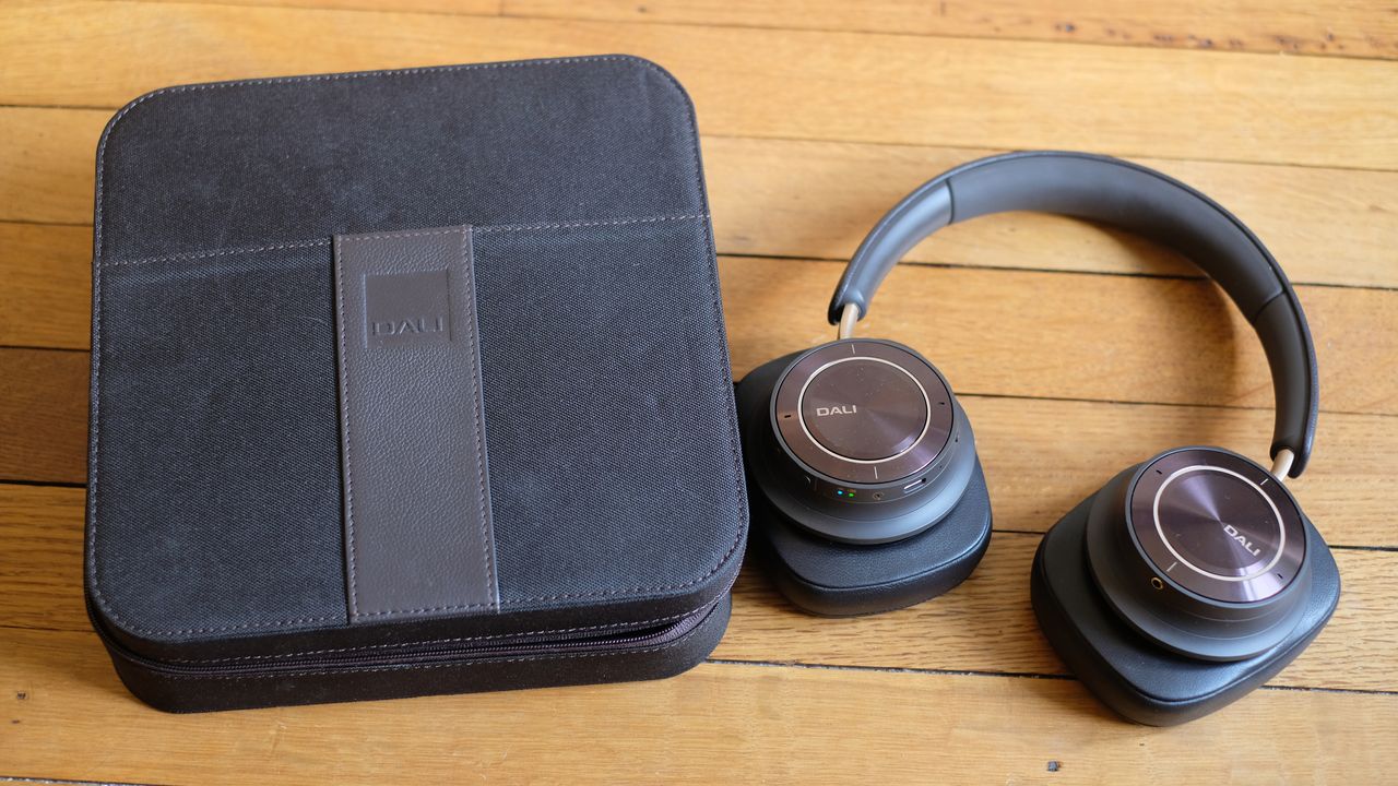 Photograph of DALI iO-12 headphones