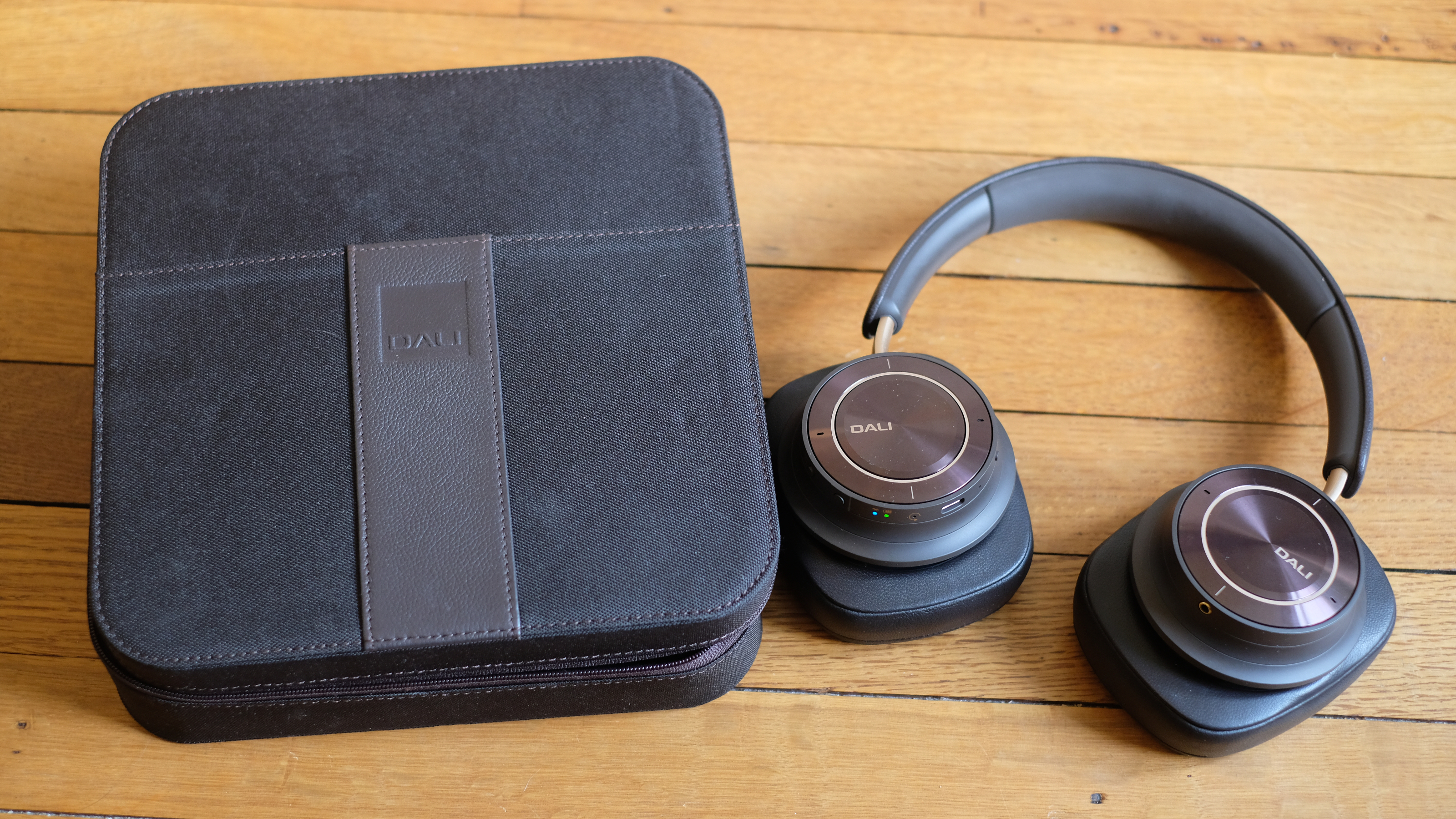 Photograph of DALI iO-12 headphones