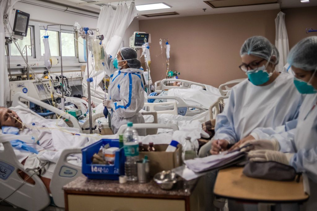 Crowded hospital in India