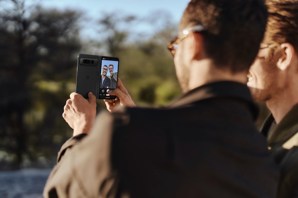 Google Pixel Fold cameras