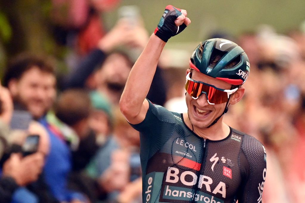 Lennard K&auml;mna (Bora-Hansgrohe) solos to win stage 9