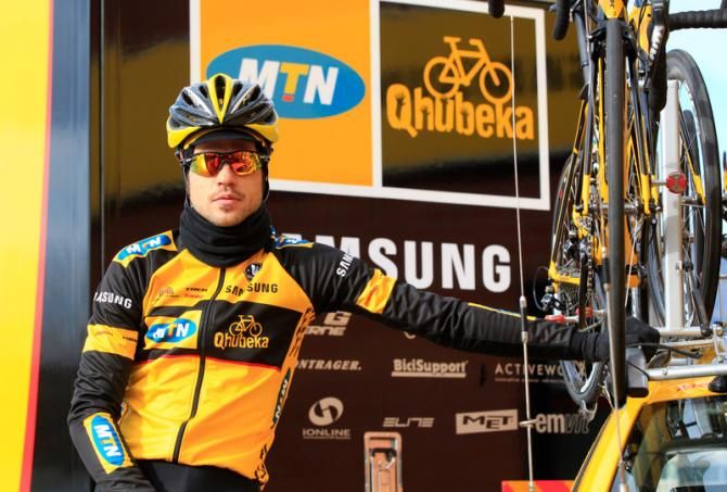 ndreas Stauff (MTN - Qhubeka) paid particular attention to keeping his neck and head warm today