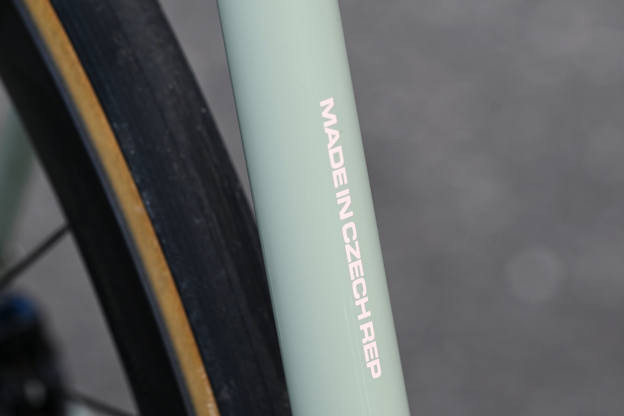 close up of the seat tube on a green Standert Pfadfinder showing the words &#039;Made in Czech Rep&#039; in pink