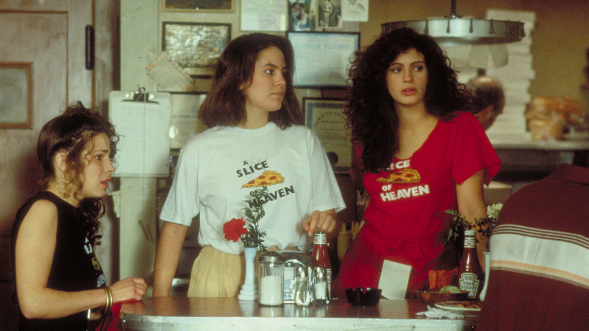 Julia Roberts in Mystic Pizza