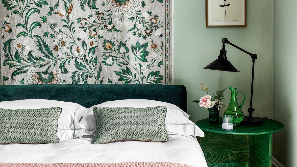 6 Piece Bed Sheet set-White Geometrical – Emerald Decor Ideas