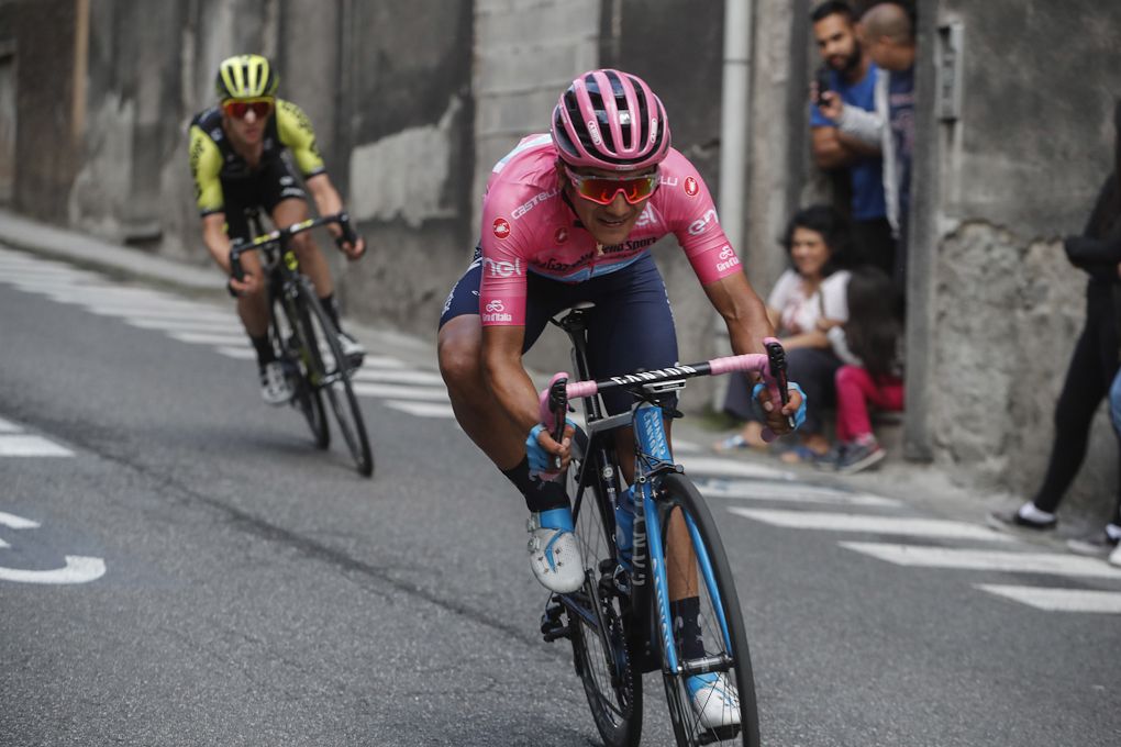 Richard Carapaz descends toward the finish of stage 15 at the Giro