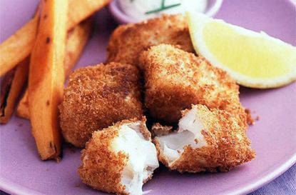 Crispy cod nuggets with sweet potato wedges