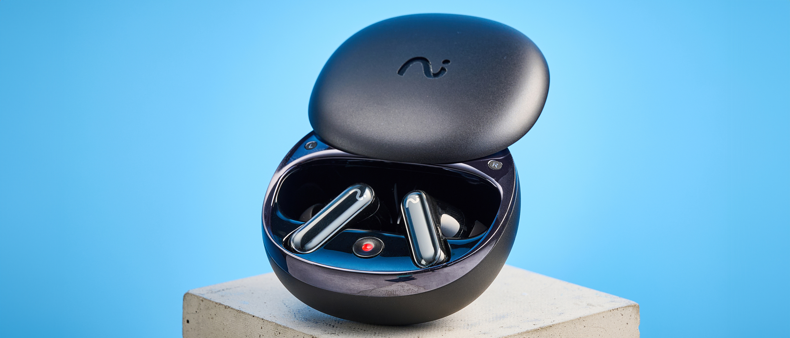 the viaim recdot ai earbuds with transcription, note taking and call recording