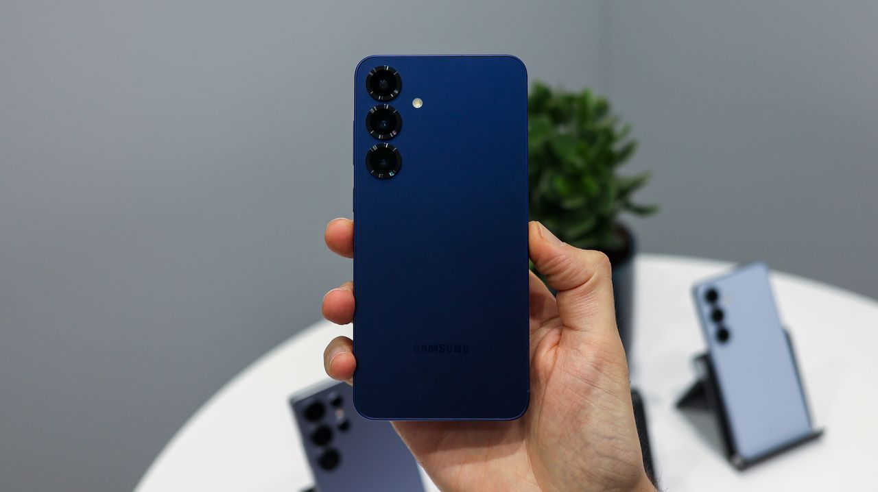 A photo of the Samsung Galaxy S25 series