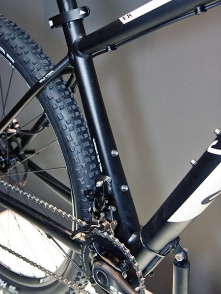 The asymmetrical Maximus seat tube on Canyon's new alloy 29er hardtail starts out round up top but switches to a more rectangular shape down by the bottom bracket.