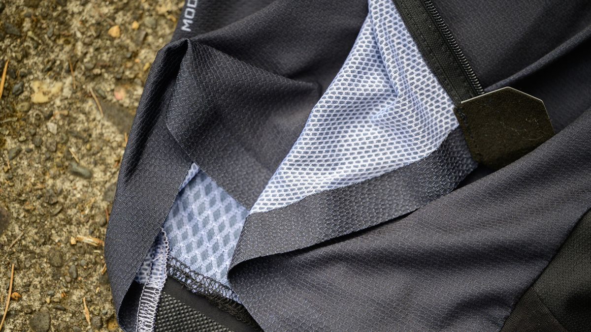 Assos Equipe RS Jersey S11 front hem