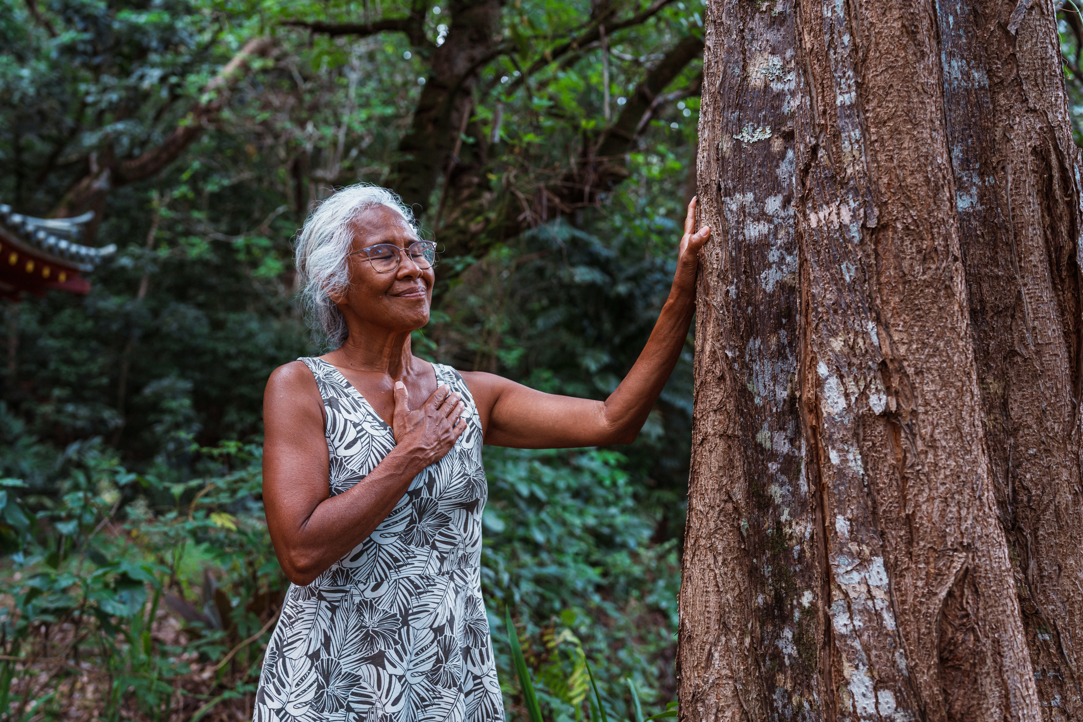 6. Happy retirees practice mindful gratitude