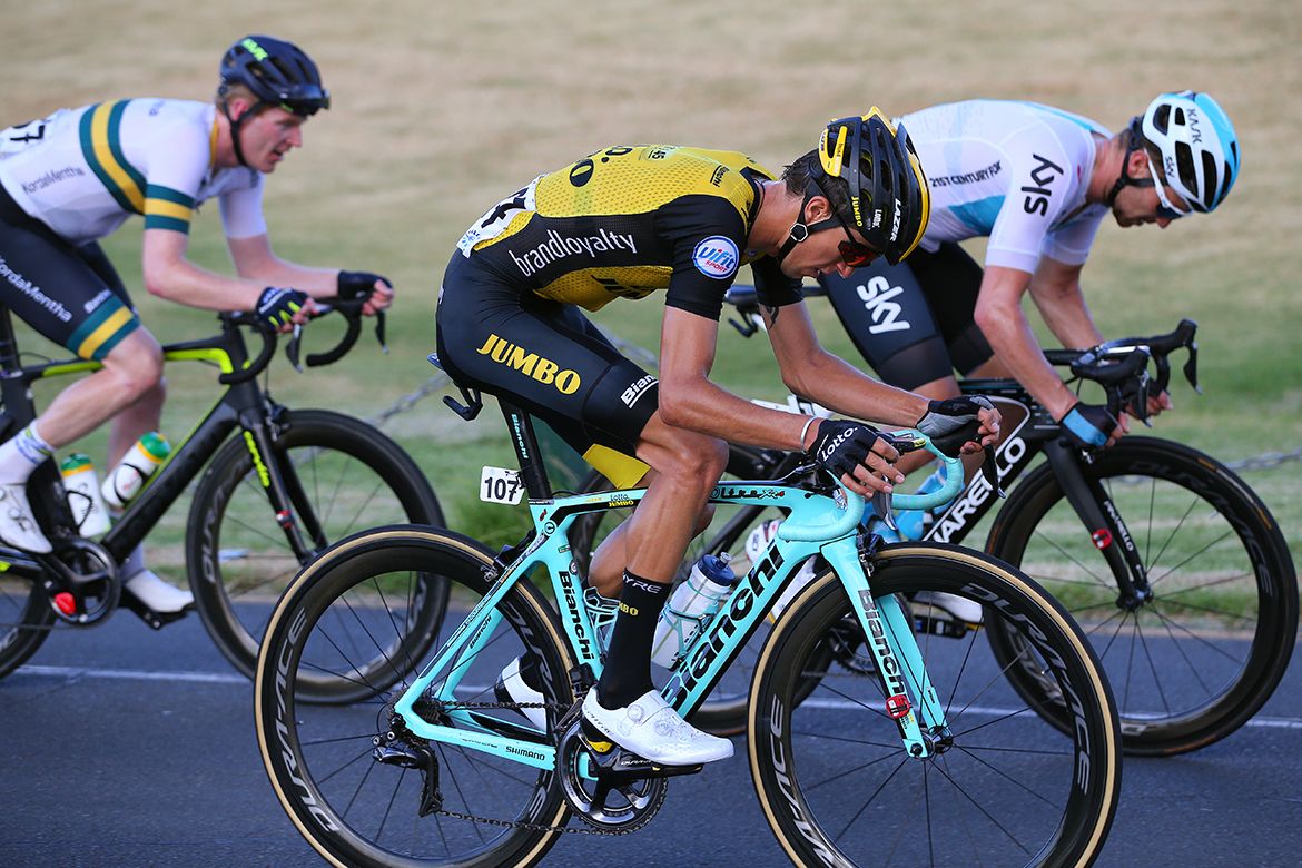 George Bennett in the pack