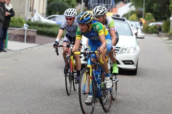 Lucinda Brand (AA Drink) leads through Sibbe