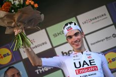 Tour of Luxembourg 2024: Ayuso celebrates his stage 4 time trial victory 