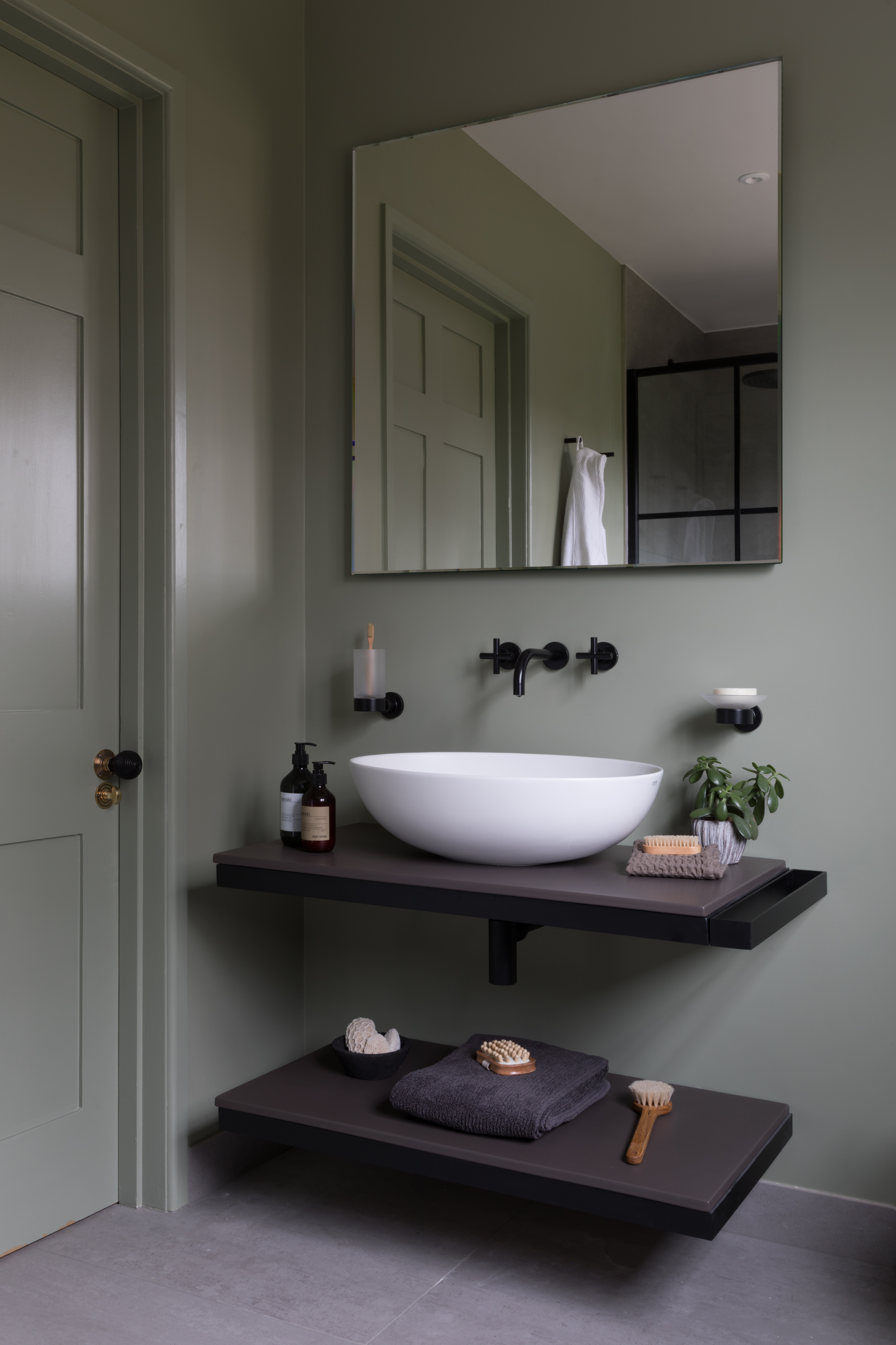 Green bathroom ideas