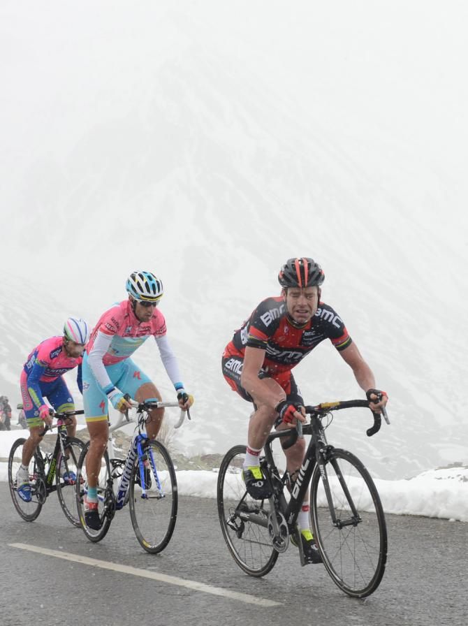 Cadel Evans leads Vincenzo Nibali