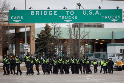 Police moving in to clear Ambassador Bridge