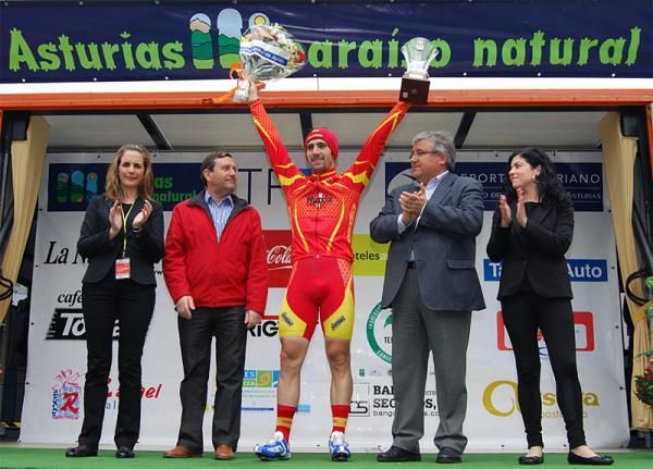 Joaquin Sobrino (Spanish National Team) celebrates his stage victory.