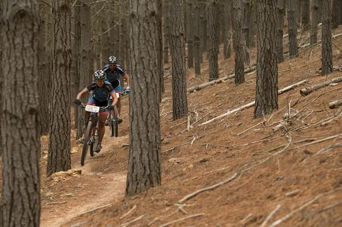 Idit Shub leads Trek Israel team-mate Gal Tsachor