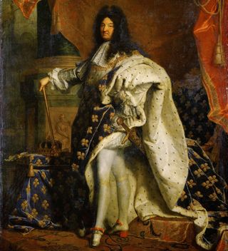 Louis XIV, King of France who is said to be responsible for why do women give birth lying down.