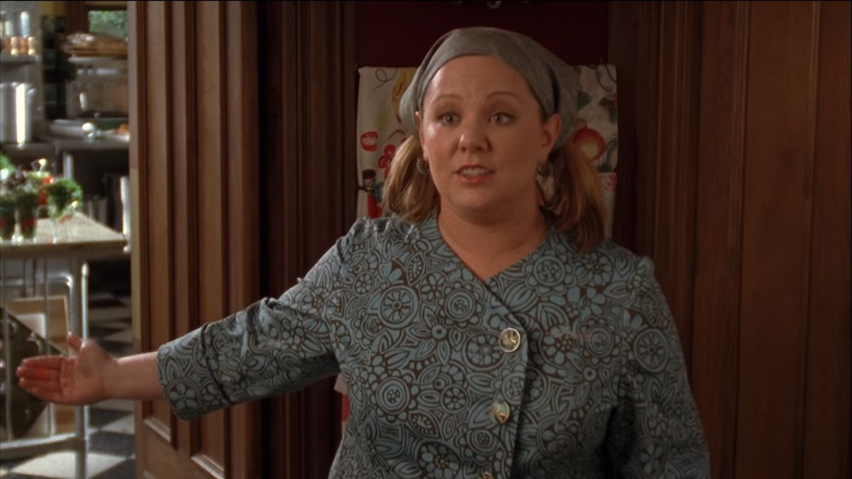 Melissa McCarthy as Sookie waving her hands on Gilmore Girls.