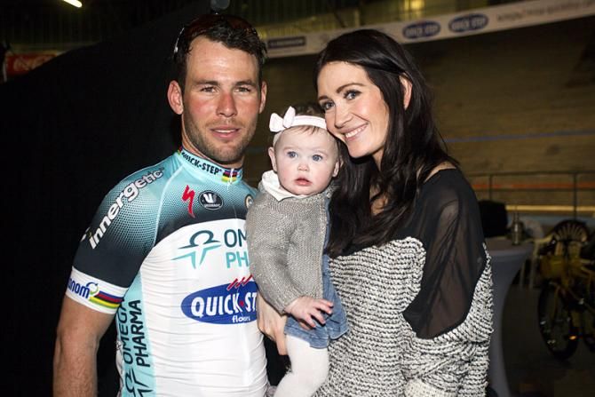 Mark Cavendish with daughter Delilah and fianc&eacute;e Peta Todd