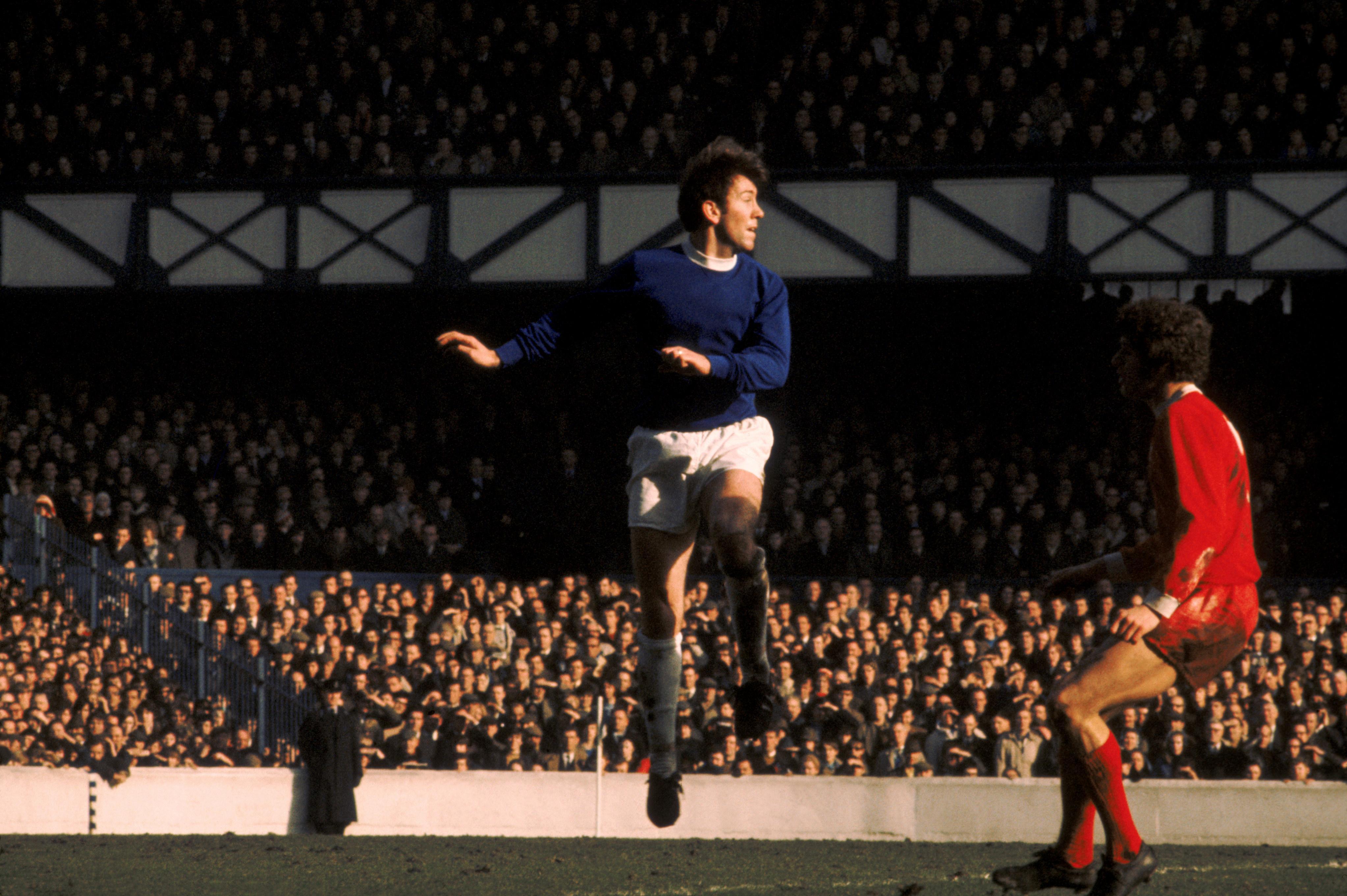 Howard Kendall playing for Everton against Liverpool, 1973