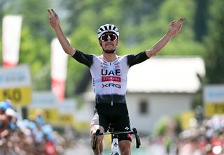 Stage 4 - Tour de Suisse: João Almeida goes solo on the Splügenpass for stage 4 victory