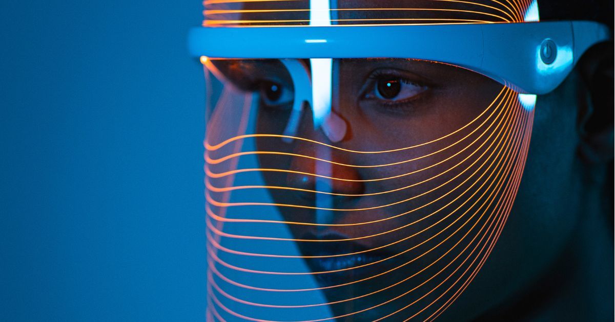 Ces offres de masques faciaux LED du Cyber Monday sont excellentes et Victoria Beckham adore le traitement à domicile