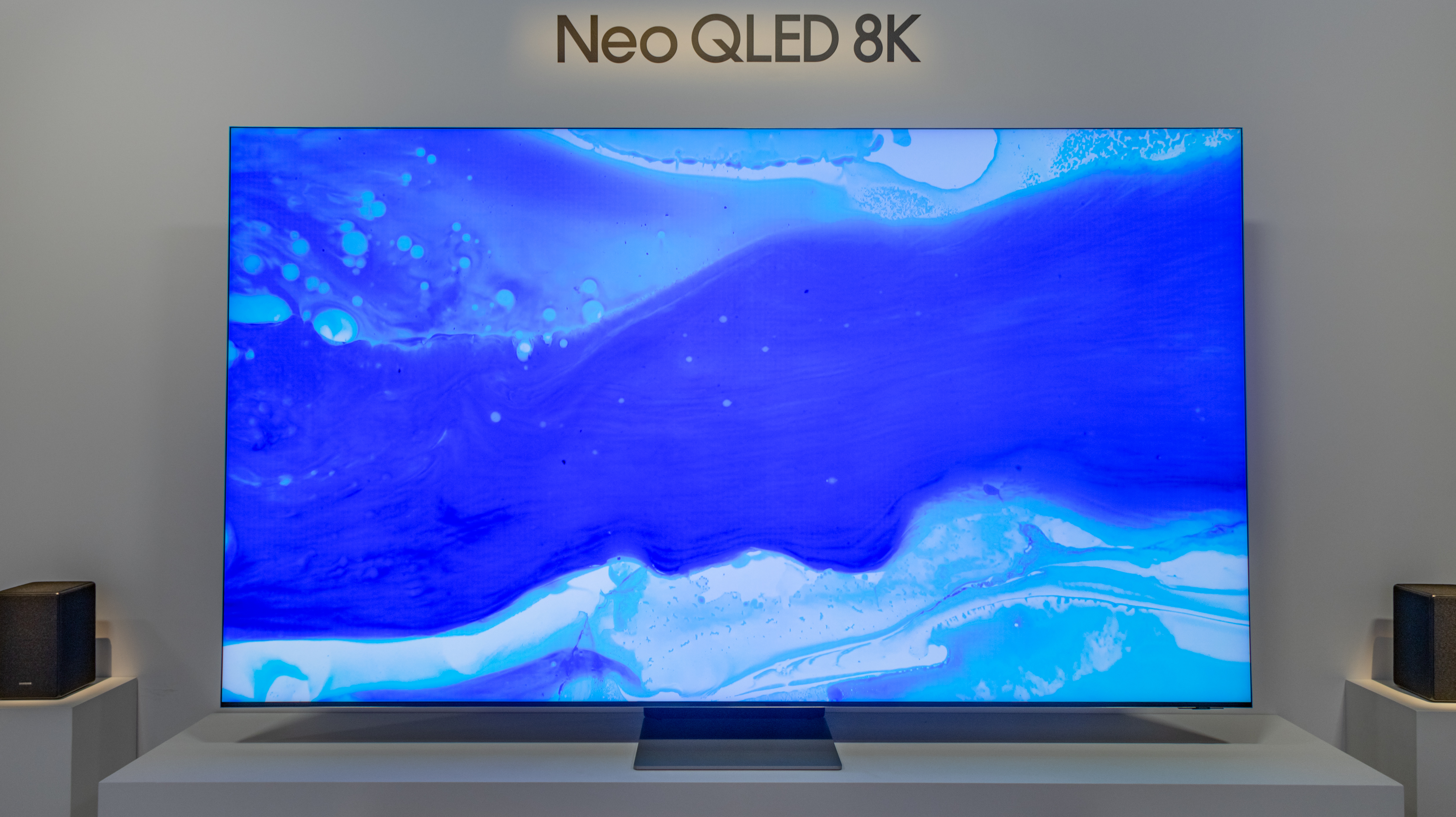 Crystal qled. Телевизор Samsung Neo QLED 8k. Qn900a Neo QLED 8k Smart TV. Samsung Neo QLED qn900a. Samsung QLED 8k 2022.