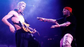 Fred Durst and Wes Borland on stage in 1999