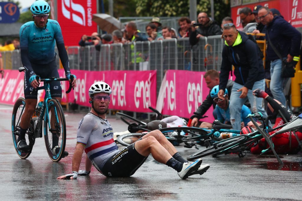 Astana Qazaqstan Teams British rider Mark Cavendish reacts after falling down on the arrival of the fifth stage of the Giro dItalia 2023 cycling race in Salerno on May 10 2023 Photo by Luca Bettini AFP Photo by LUCA BETTINIAFP via Getty Images