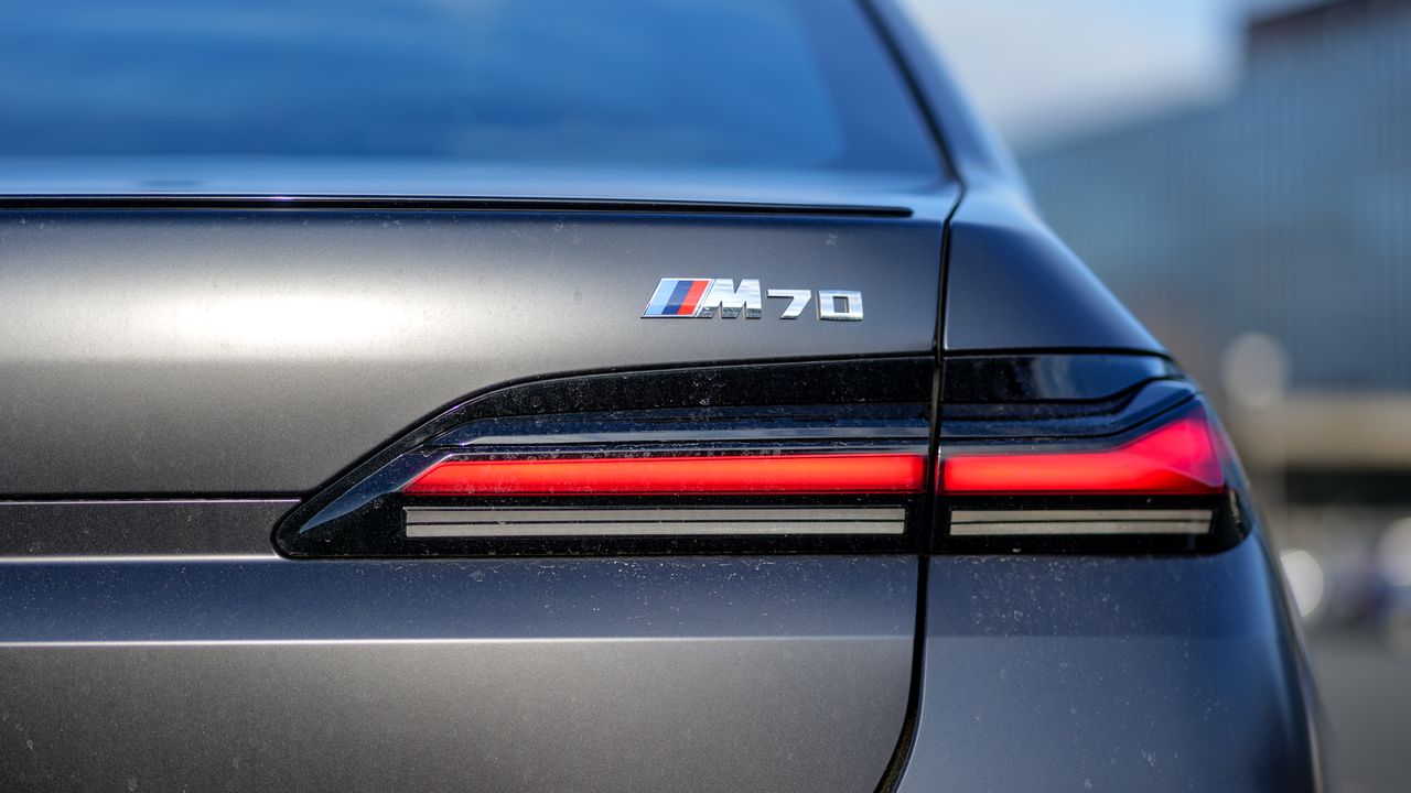 2026 BMW i7 M70 review.