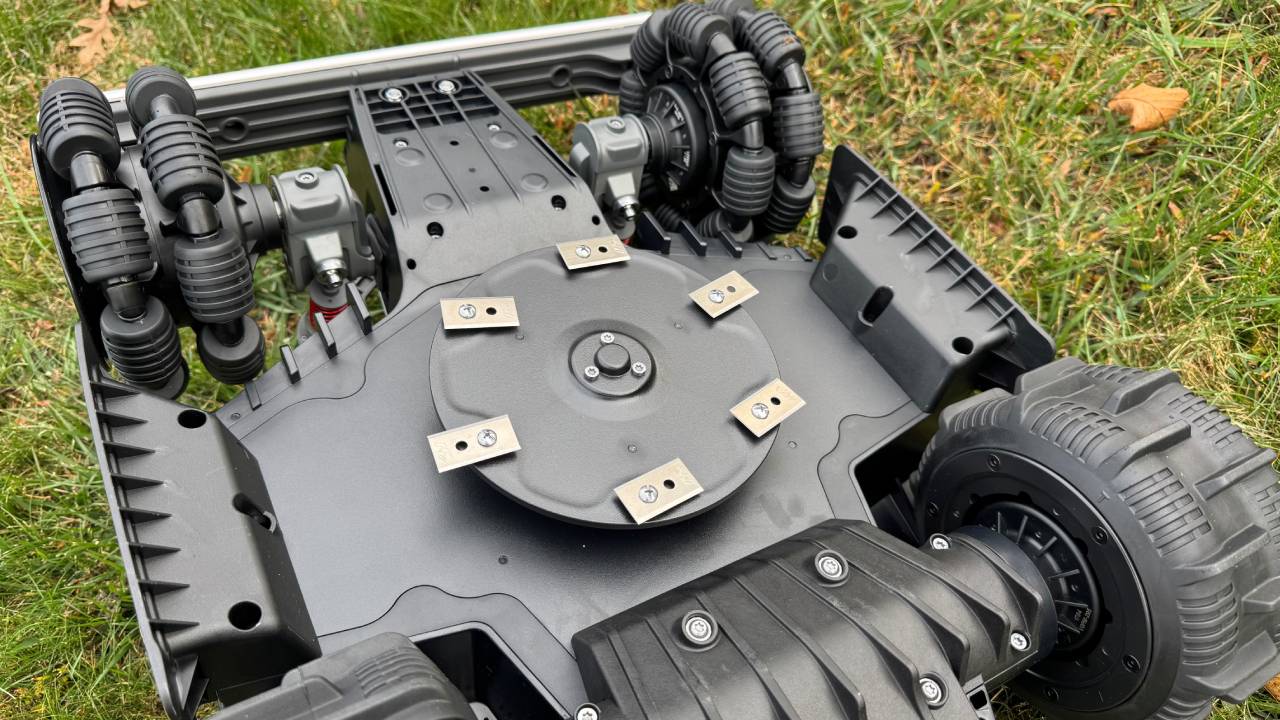 Mammotion Luba Mini AWD