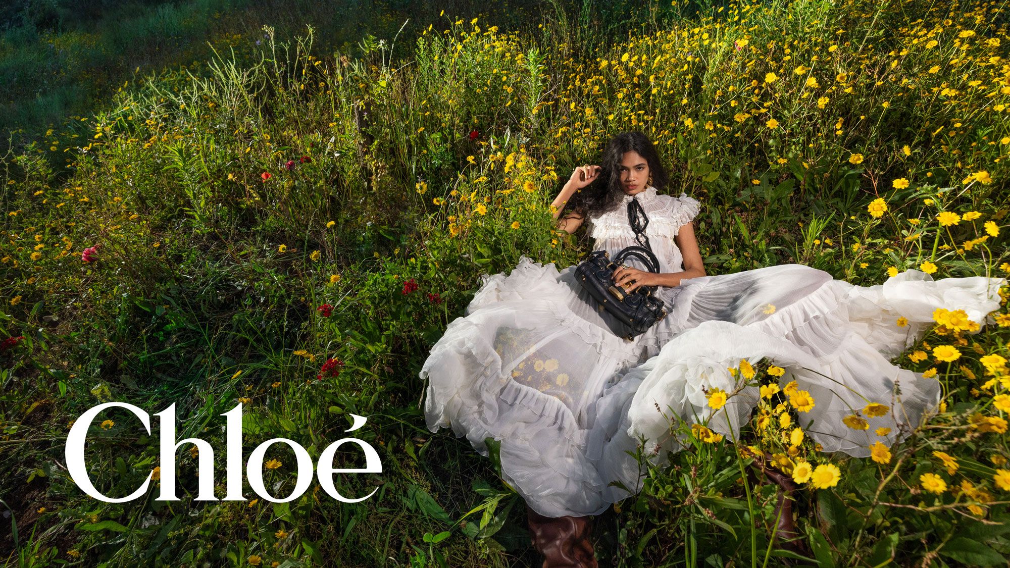 Chloé Captures "Untamed Strength and Togetherness" in a Romantic Winter 2026 Campaign—See the New…