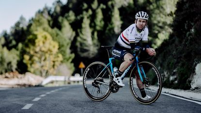 Mark Cavendish on his Astana Wilier Filante SLR